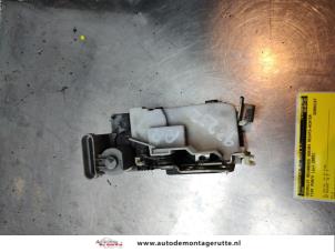 O139021 Gebruikte slotmechaniek portier 4deurs rechts-achter Fiat Punto