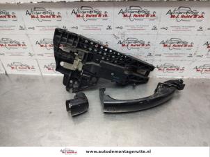 O139095 Gebruikte deurgreep 4deurs links-achter Audi A4
