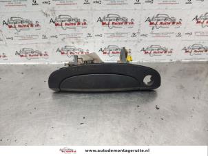 O139117 Gebruikte portiergreep 4deurs links-voor Hyundai Getz