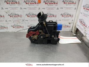 O139295 Gebruikte portierslot mechaniek 4deurs rechts-voor Audi A3