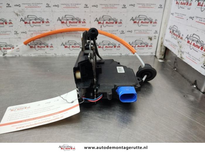 Deurslot Mechaniek 4Deurs links-voor van een Audi A3 (8P1) 2.0 16V FSI 2003