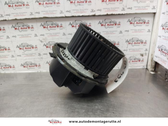 Chaufage Ventilatiemotor van een Audi A3 (8P1) 2.0 16V FSI 2003