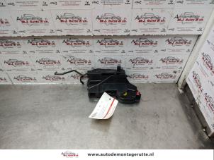 O139629 Gebruikte deurslot mechaniek 4deurs links-voor Hyundai Matrix