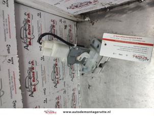 O139761 Gebruikte slotmechaniek achterklep Suzuki Swift