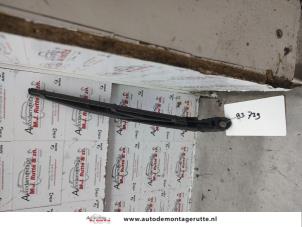 O139763 Gebruikte ruitenwisserarm achter Suzuki Swift