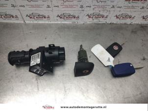 O139821 Gebruikte kontaktslot+sleutel Fiat Idea