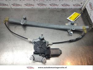 O139841 Gebruikte ruitmechaniek 4deurs links-voor Nissan Almera