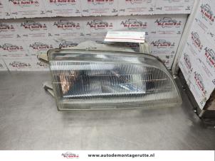 O140099 Gebruikte koplamp rechts Suzuki Swift