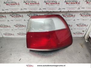 O140142 Gebruikte achterlicht rechts Opel Omega