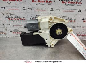 O140338 Gebruikte portierruitmotor Peugeot 407