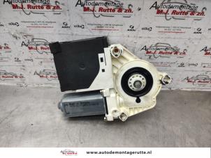 O140424 Gebruikte raammotor portier Volkswagen Golf