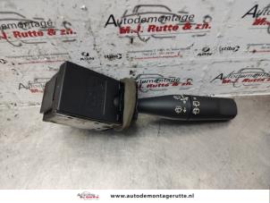 O140442 Gebruikte schakelaar ruitenwisser Peugeot 306