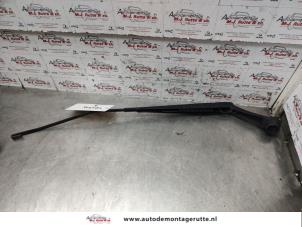 O140449 Gebruikte ruitenwisserarm voor Kia Picanto