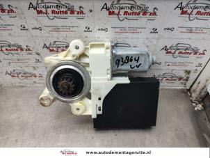 O140459 Gebruikte raammotor portier Volvo S40