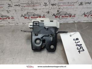 O140479 Gebruikte slotmechaniek achterklep Renault Clio