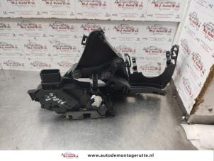 O140557 Gebruikte portierslot mechaniek 4deurs rechts-voor Volvo S40