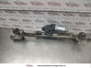 O140720 Gebruikte ruitenwismotor+mechaniek Daihatsu Trevis