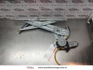 O141132 Gebruikte ruitmechaniek 4deurs rechts-voor Suzuki Ignis