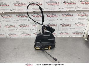 O141149 Gebruikte deurslot mechaniek 4deurs links-achter Renault Laguna