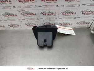O141163 Gebruikte achterklep slotmechaniek Audi A3