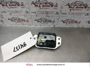 O141205 Gebruikte slotmechaniek achterklep Chevrolet Spark