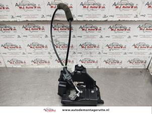O141223 Gebruikte slotmechaniek portier 4deurs links-achter Chevrolet Spark