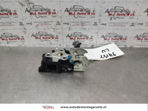 O141227 Gebruikte portierslot mechaniek 4deurs links-voor Chevrolet Spark