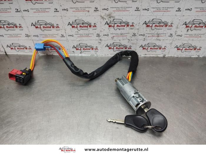 Gebruikte Kontaktslot+Sleutel Citroen Xsara O141230
