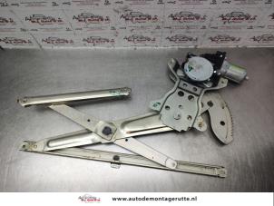 O141303 Gebruikte ruitmechaniek 4deurs rechts-voor Suzuki Alto