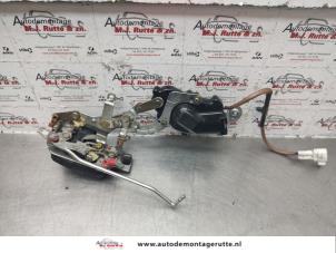 O141345 Gebruikte portierslot mechaniek 4deurs rechts-voor Suzuki Wagon R+