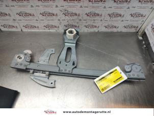 O141549 Gebruikte ruitmechaniek 2deurs rechts-voor Peugeot 107