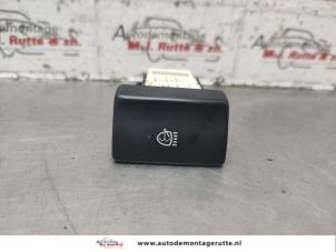 O141642 Gebruikte schakelaar Subaru Forester