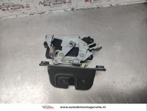 O141651 Gebruikte slotmechaniek achterklep Subaru Forester