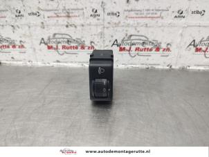 O141893 Gebruikte schakelaar koplamp ihv Nissan Qashqai
