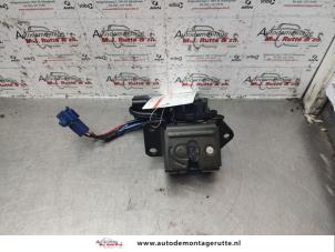 O141902 Gebruikte achterklep slotmechaniek Toyota Corolla