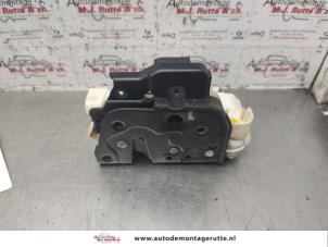O141941 Gebruikte deurslot mechaniek 4deurs links-voor Audi A6