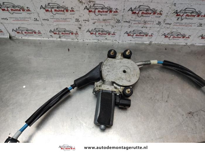 Ruitmechaniek 4Deurs rechts-voor van een Alfa Romeo 147 (937) 1.6 Twin Spark 16V 2002