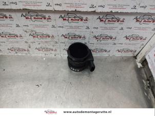 O142066 Gebruikte luchthoeveelheidsmeter Opel Vectra