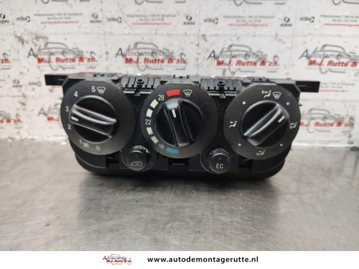 Kachel Bedieningspaneel van een Mercedes-Benz A (W168) 1.4 A-140 2002