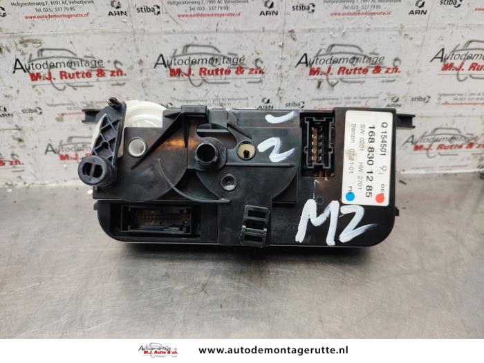 Kachel Bedieningspaneel van een Mercedes-Benz A (W168) 1.4 A-140 2002