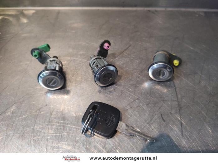Gebruikte Slotenset Nissan Micra O142230