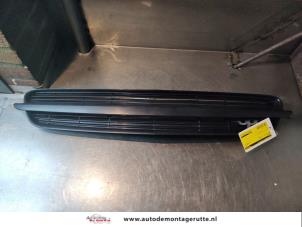 O142264 Gebruikte grille Opel Vectra