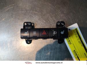 O142341 Gebruikte alarmlicht schakelaar Dodge Caliber