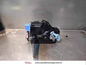 O142376 Gebruikte deurslot mechaniek 4deurs rechts-voor Seat Toledo