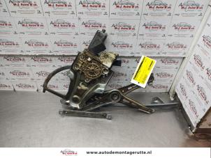 O142403 Gebruikte raammechaniek 4deurs links-voor Opel Vectra