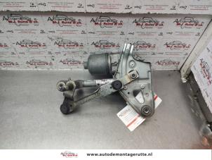 Gebruikte Ruitenwismotor + Mechaniek Peugeot 3008 I (0U/HU) 1.6 HDiF 16V Prijs € 35,00 Margeregeling aangeboden door Autodemontage M.J. Rutte B.V.