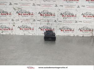 O142447 Gebruikte airco schakelaar Toyota Corolla