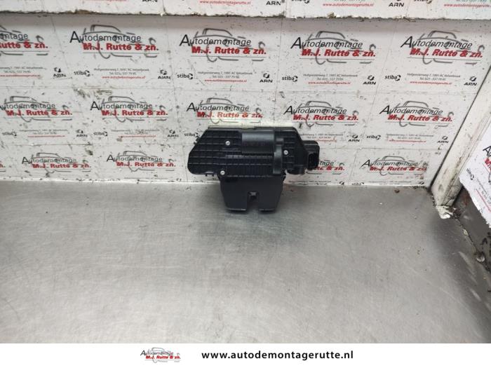 Gebruikte Achterklep Slotmechaniek Peugeot 3008 O142475