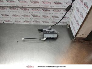 O142479 Gebruikte deurslot mechaniek 4deurs links-achter Peugeot 3008