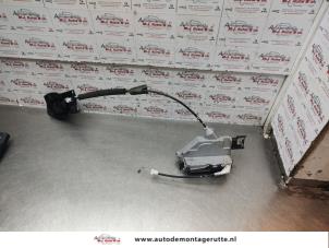 O142480 Gebruikte slotmechaniek portier 4deurs rechts-achter Peugeot 3008